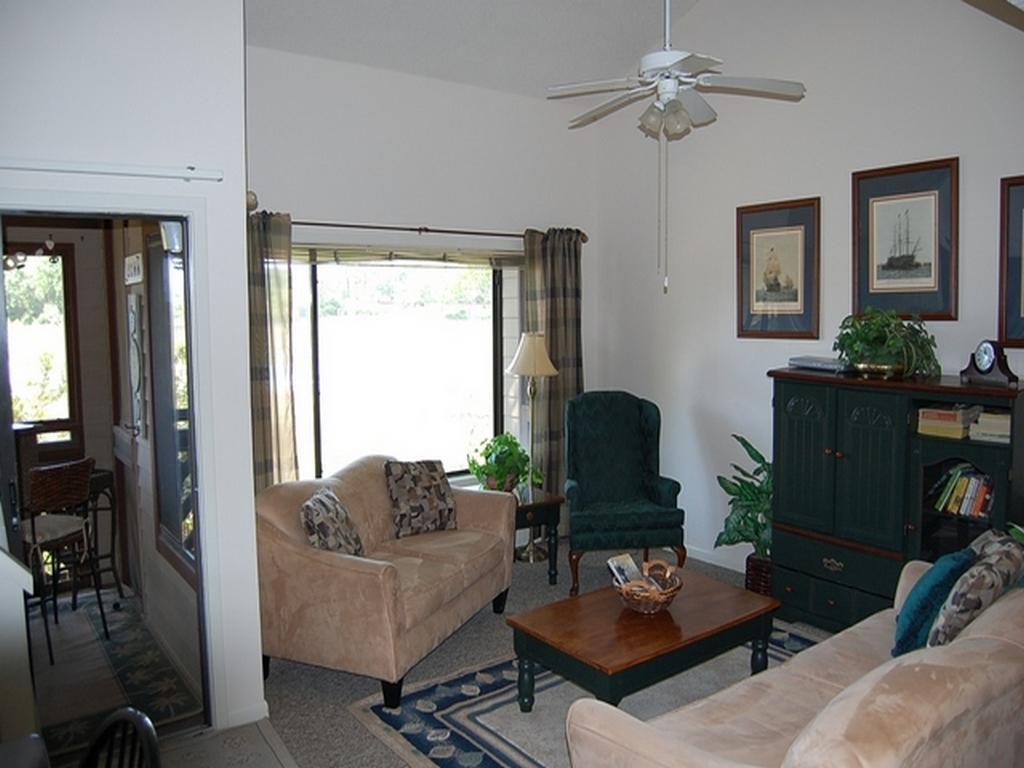 Heron Pointe Apartment *