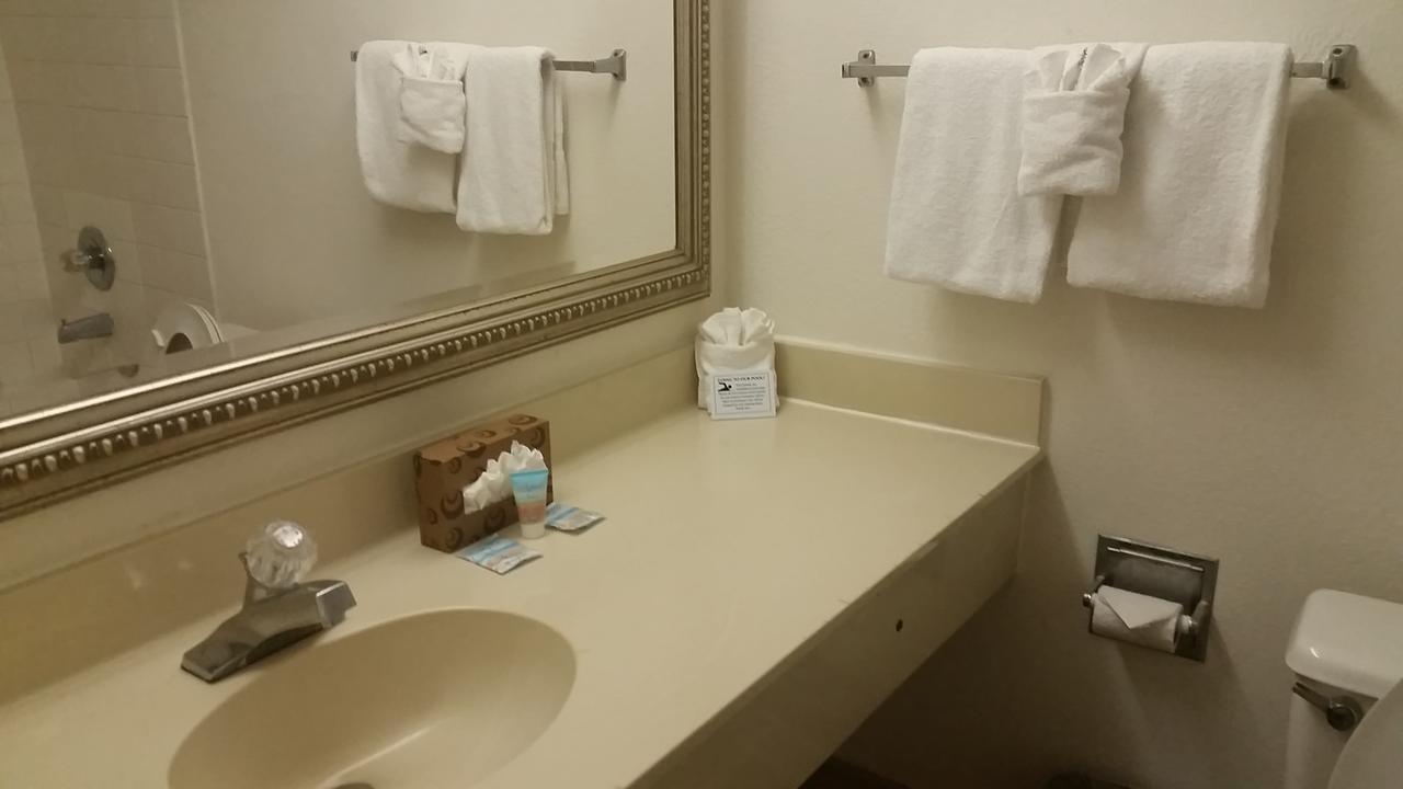 Reef Hotel 2*