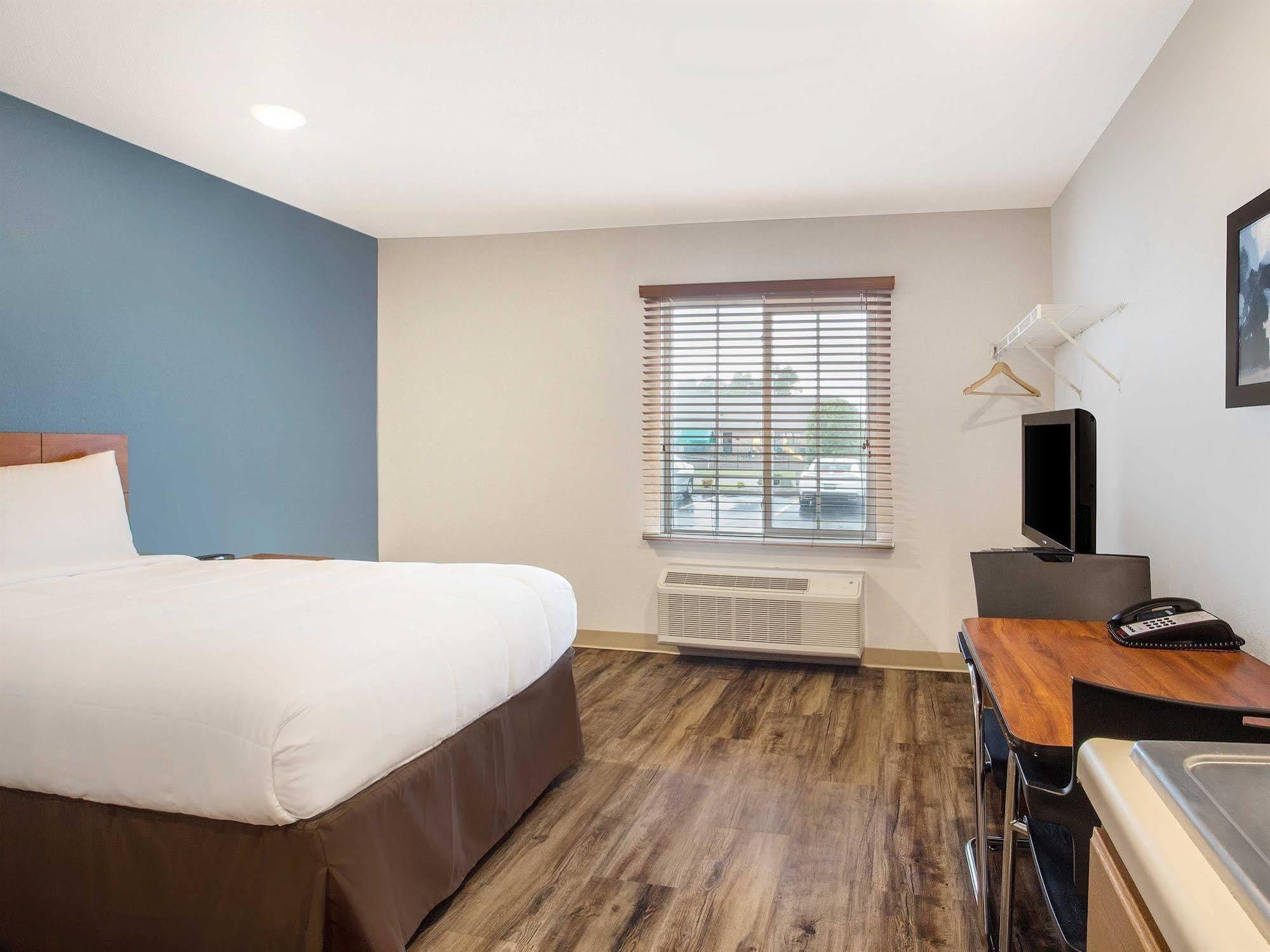 Woodspring Suites Hotel 2*