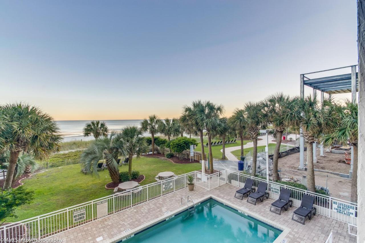 Bright Atmosphere Oceanfront Breakers Sailfish