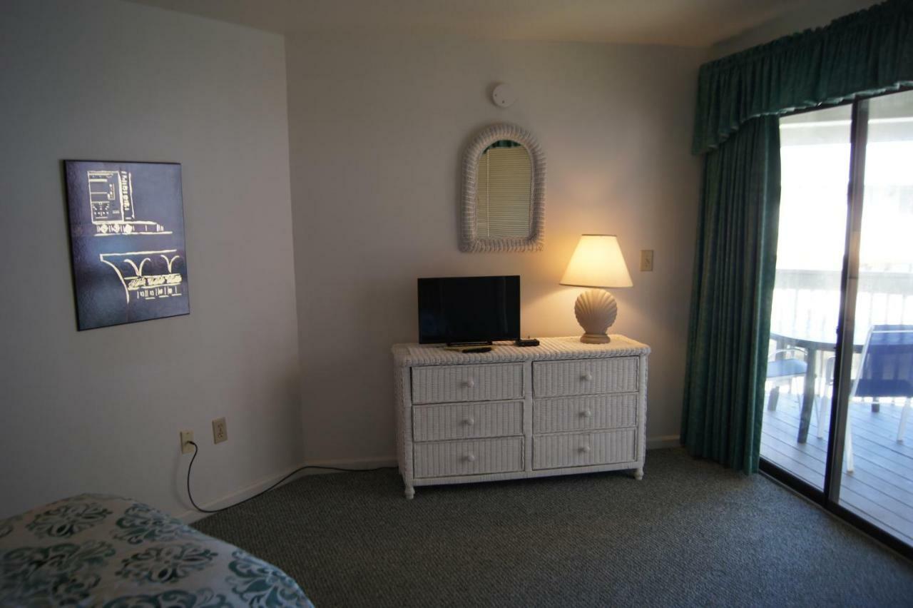 Apartment Tilghman Lakes B3 *