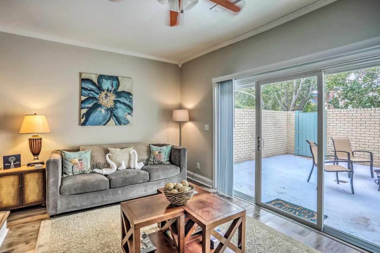 Modern Townhome - 2 Blocks To Myrtle Beachfront! Holiday home Myrtle Beach