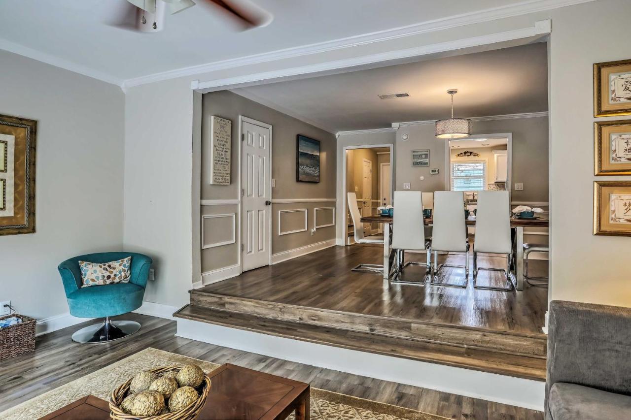 Modern Townhome - 2 Blocks To Myrtle Beachfront! Holiday home *