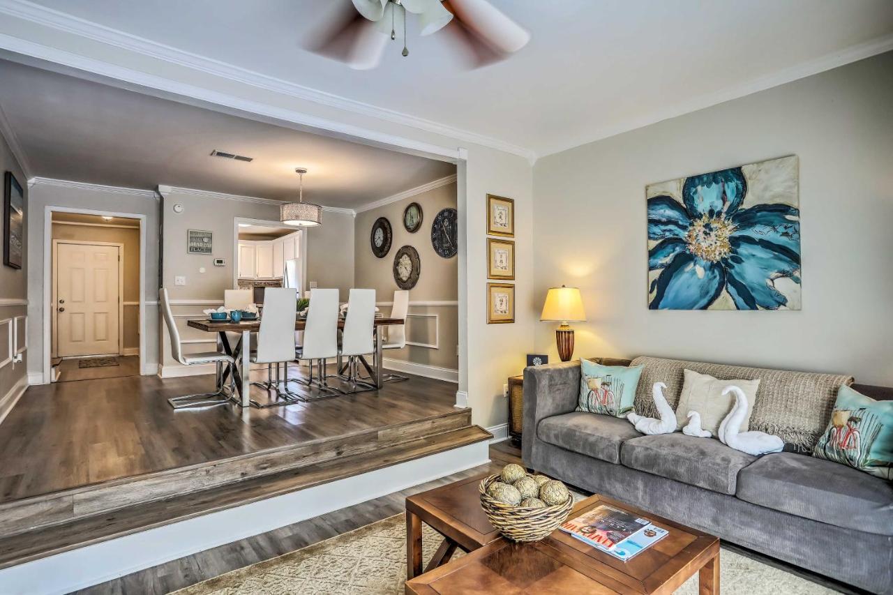 Modern Townhome - 2 Blocks To Myrtle Beachfront! Holiday home