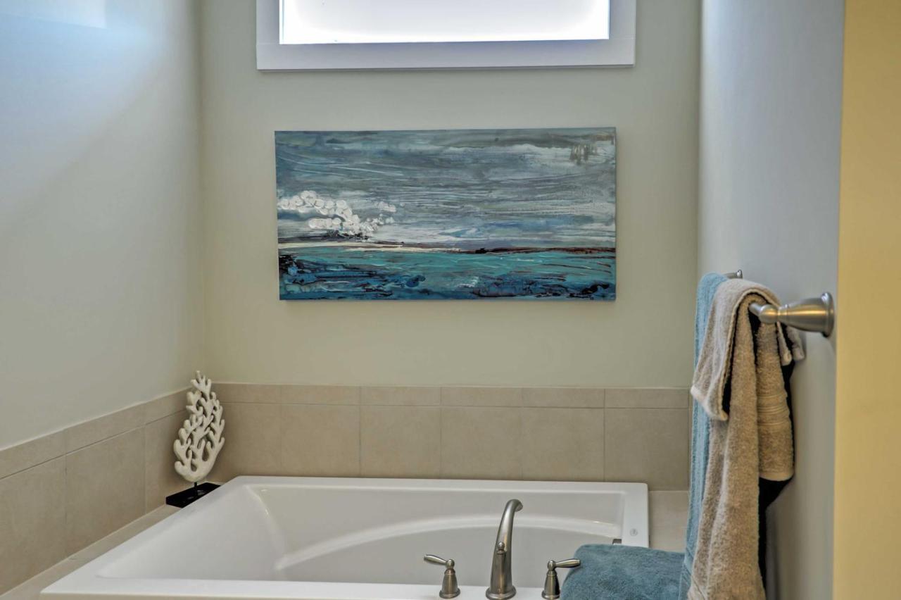 Breezy Myrtle Getaway, 1 Block To Beach! *