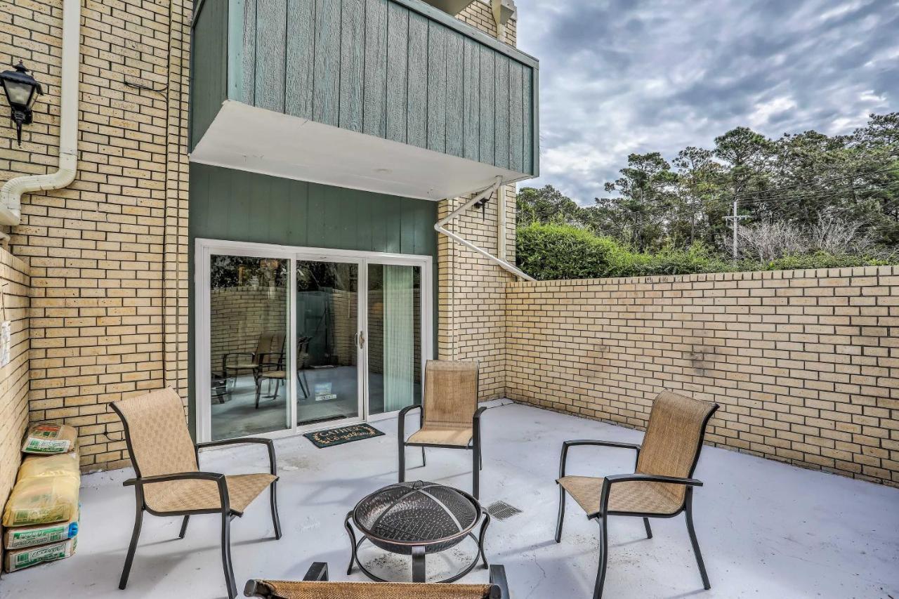Modern Townhome - 2 Blocks To Myrtle Beachfront! Holiday home