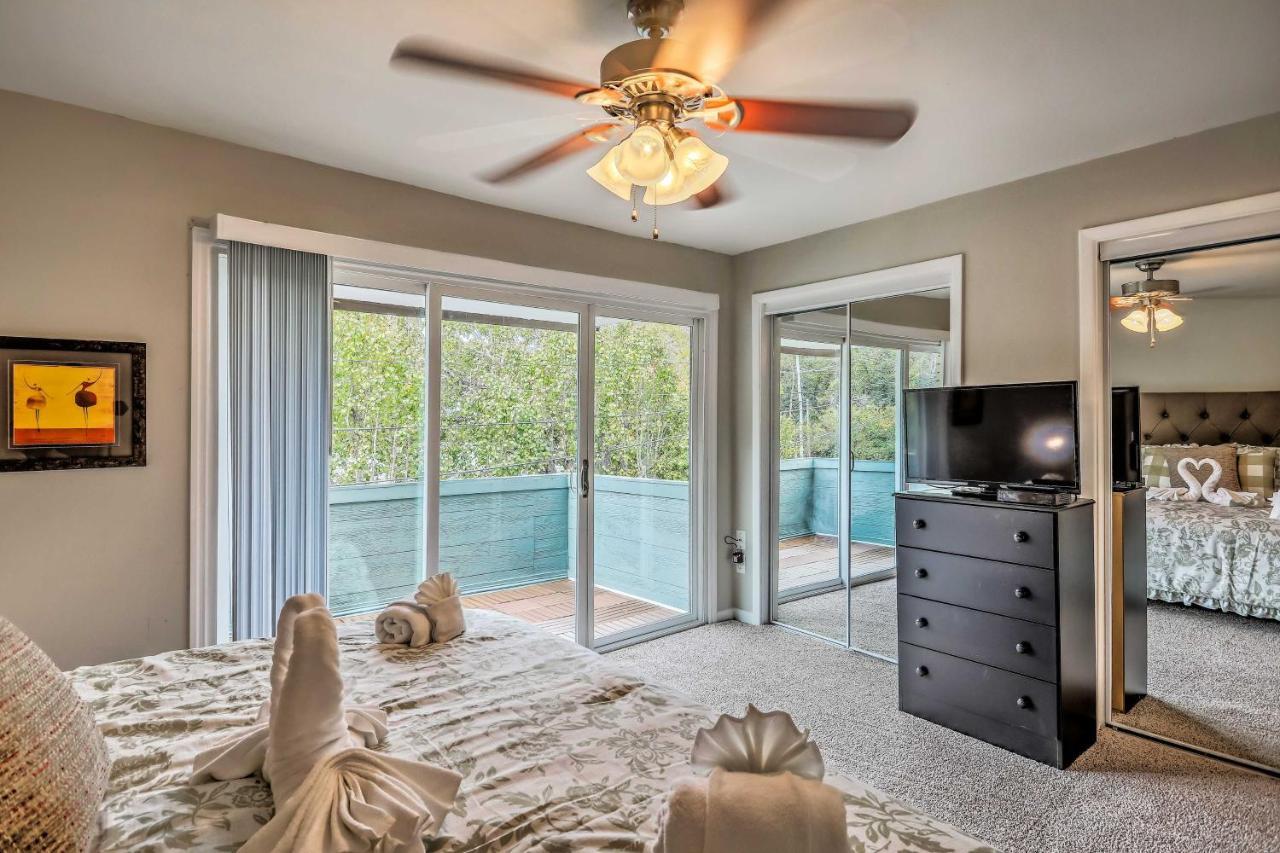 Modern Townhome - 2 Blocks To Myrtle Beachfront! Holiday home