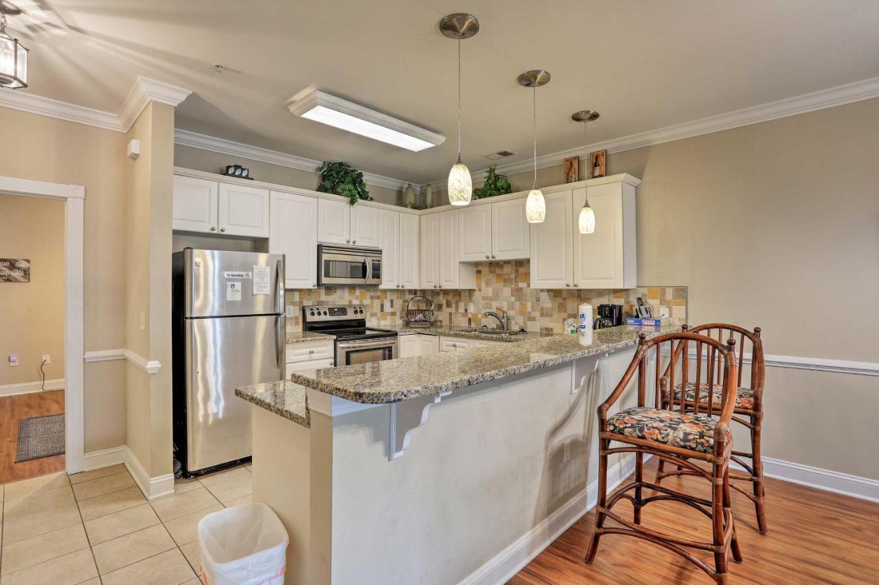 Elegant Myrtle With Pool And Porch! Apartment Myrtle Beach
