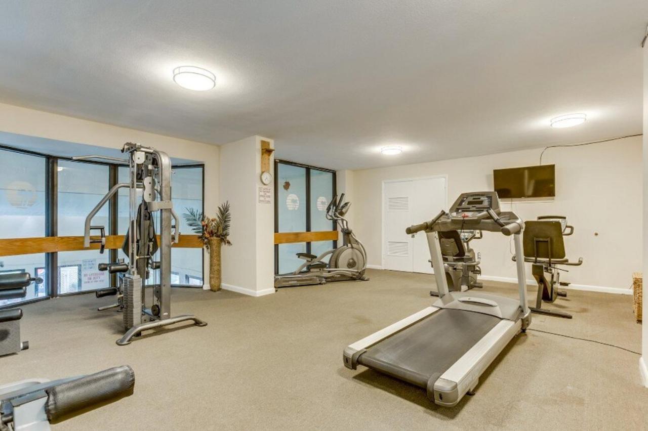 15-th Floor Ocean Front Views At Palms Apartment