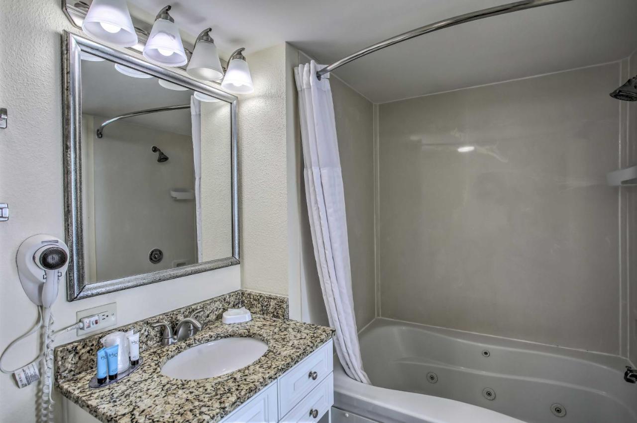 Apartment Bay Watch With Oceanfront Balcony And View