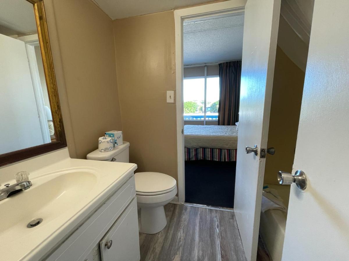 Polynesian Oceanfront 2*