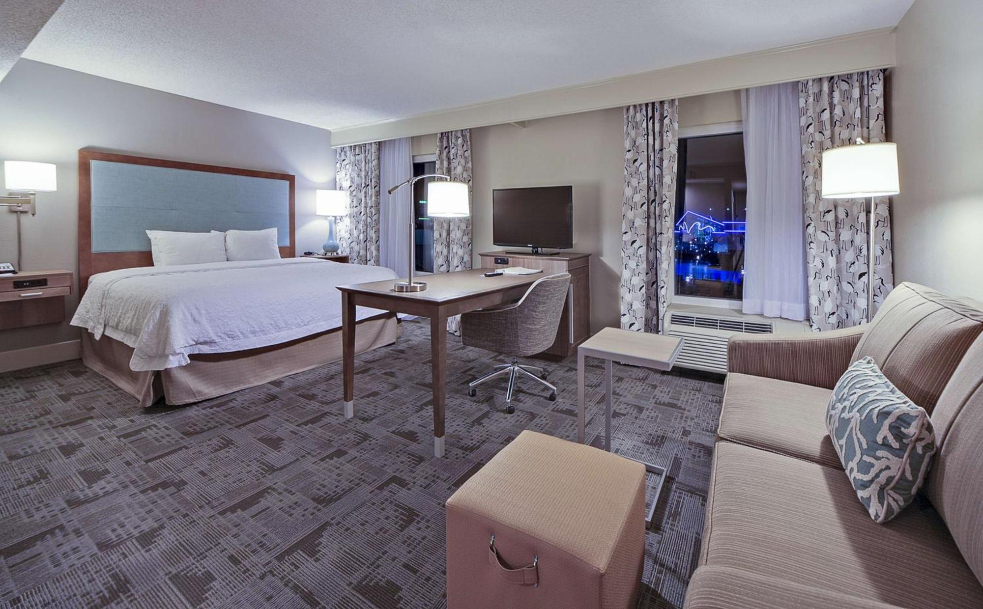 Hampton Myrtle Broadway At The 3*