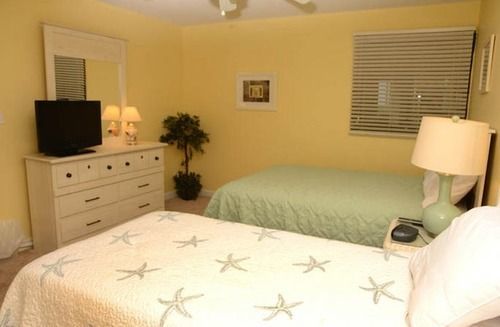 Units At Holiday Towers By Elliott Beach Rentals 3*
