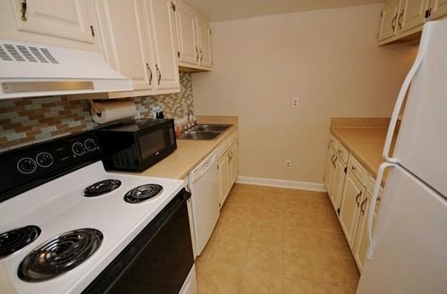 Units At Holiday Towers By Elliott Beach Rentals 3* Myrtle Beach