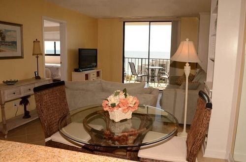 Hotel Units At Holiday Towers By Elliott Beach Rentals 3*