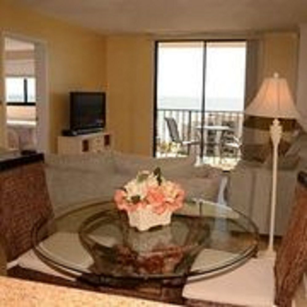 Hotel Units At Holiday Towers By Elliott Beach Rentals Myrtle Beach