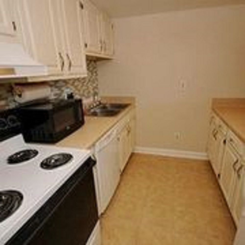 Hotel Units At Holiday Towers By Elliott Beach Rentals 3*