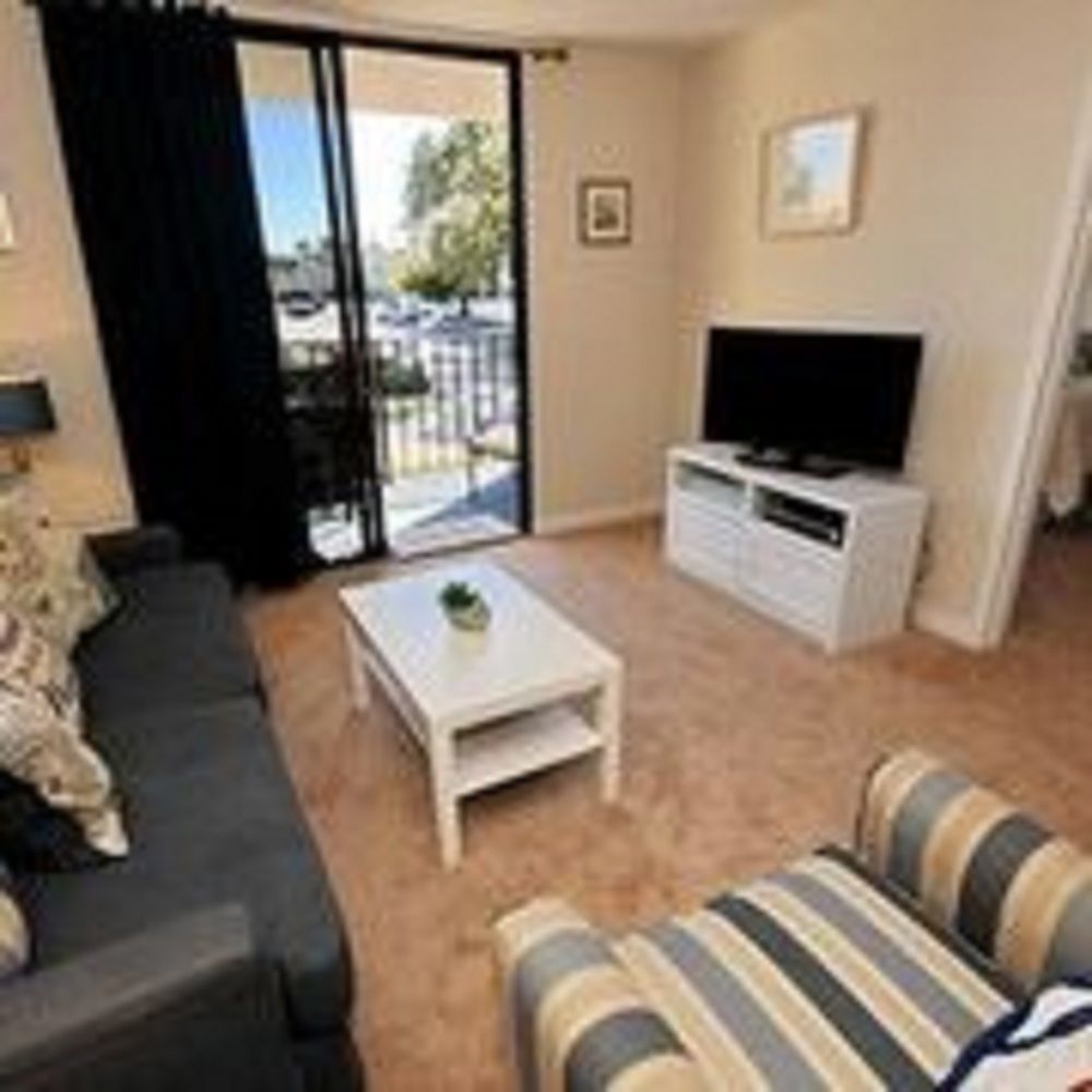 Hotel Units At Holiday Towers By Elliott Beach Rentals 3*