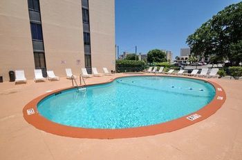 Units At Holiday Towers By Elliott Beach Rentals Hotel 3*