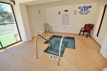 Hotel Units At Holiday Towers By Elliott Beach Rentals