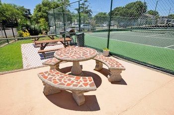 Units At Holiday Towers By Elliott Beach Rentals 3* Myrtle Beach