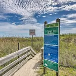 Bright Beachy Condo With Boardwalk Access And Patio!