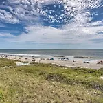 Bright Beachy Condo With Boardwalk Access And Patio!