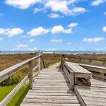 Bright And Sunny Condo With Stunning Oceanfront
