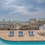 Condo With Beach Access And Community Amenities!