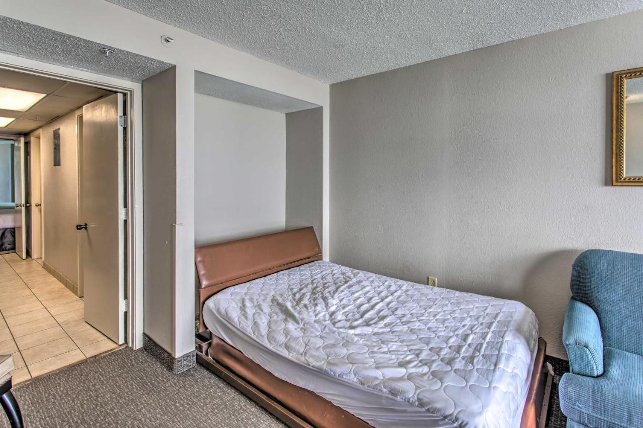 Breezy Landmark With Oceanfront Lanai! Myrtle Beach