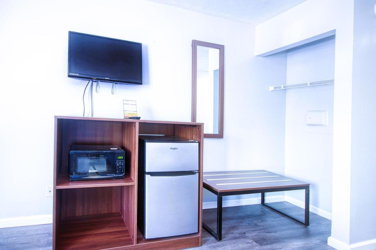 South Seas Ocean Front Hotel 2*