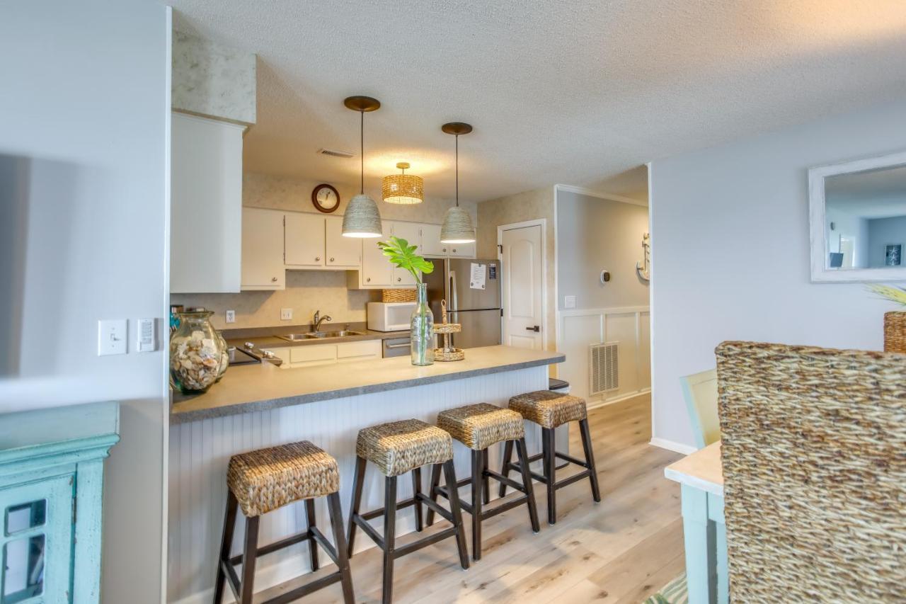 North Myrtle Retreat Chairs Included! Apartment Myrtle Beach