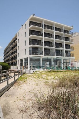 Jonathan Harbour Hotel 2*