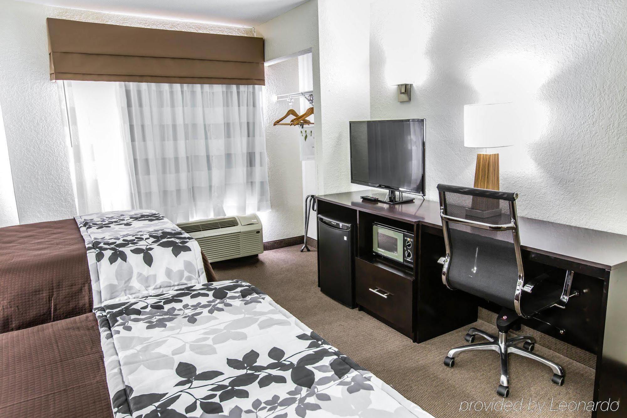 Sleep Near Outlets Hotel
