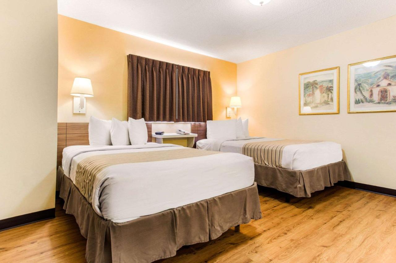 Hotel 6 Myrtle Beach, Sc 2*